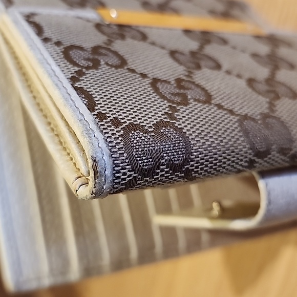 Gucci Wallet Authentic (fabric with cream leather rim) - Picture 4 of 5